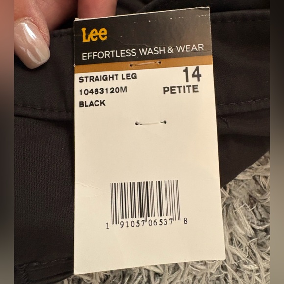 Lee Women’s Relaxed Fit Straight Leg All Day Pant - Black - 14 Petite - Picture 13 of 14